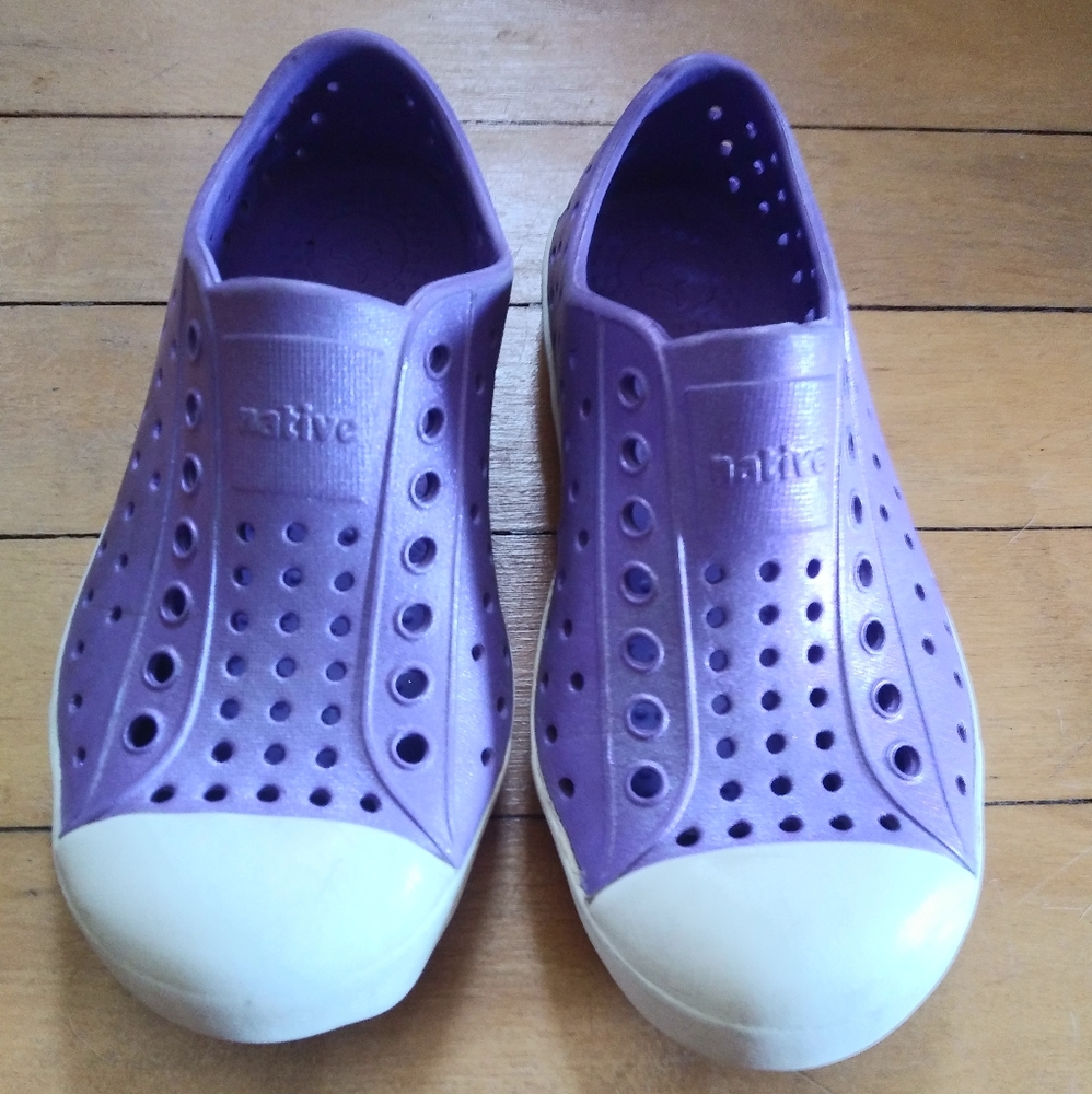 Shiny purple Native kids shoes size 11